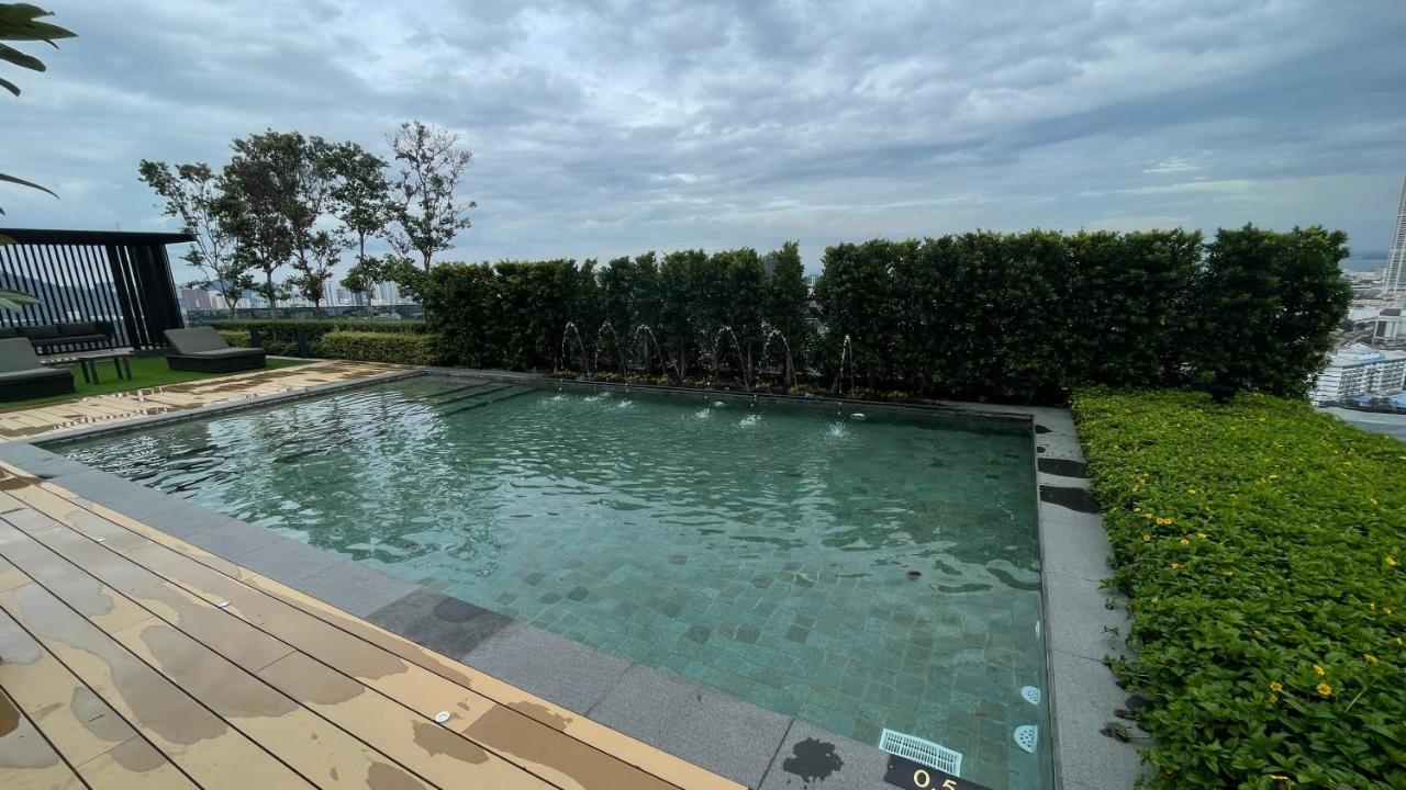 Beacon Executive Suite - City View - By Iz George Town Exteriér fotografie