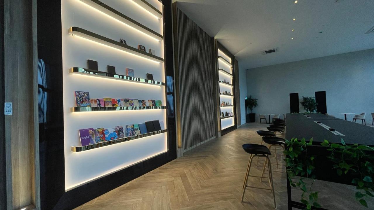 Beacon Executive Suite - City View - By Iz George Town Exteriér fotografie