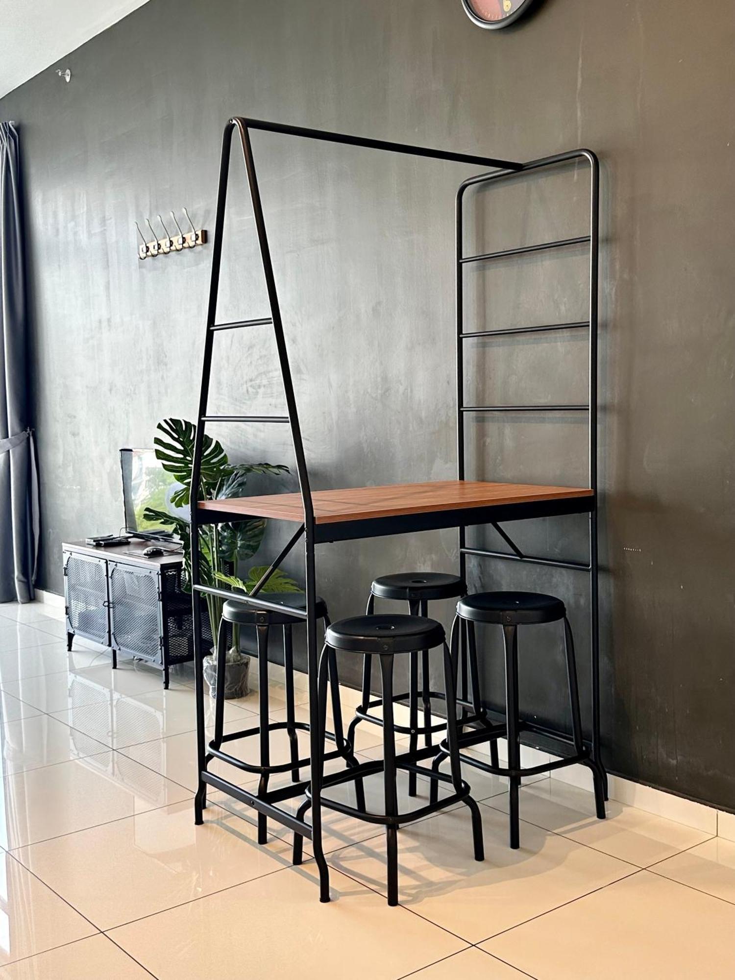 Beacon Executive Suite - City View - By Iz George Town Exteriér fotografie