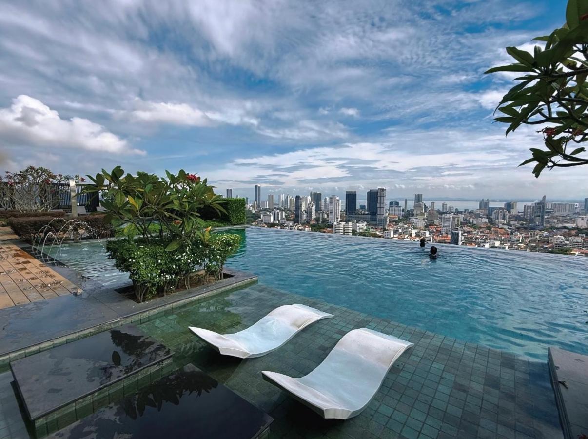 Beacon Executive Suite - City View - By Iz George Town Exteriér fotografie