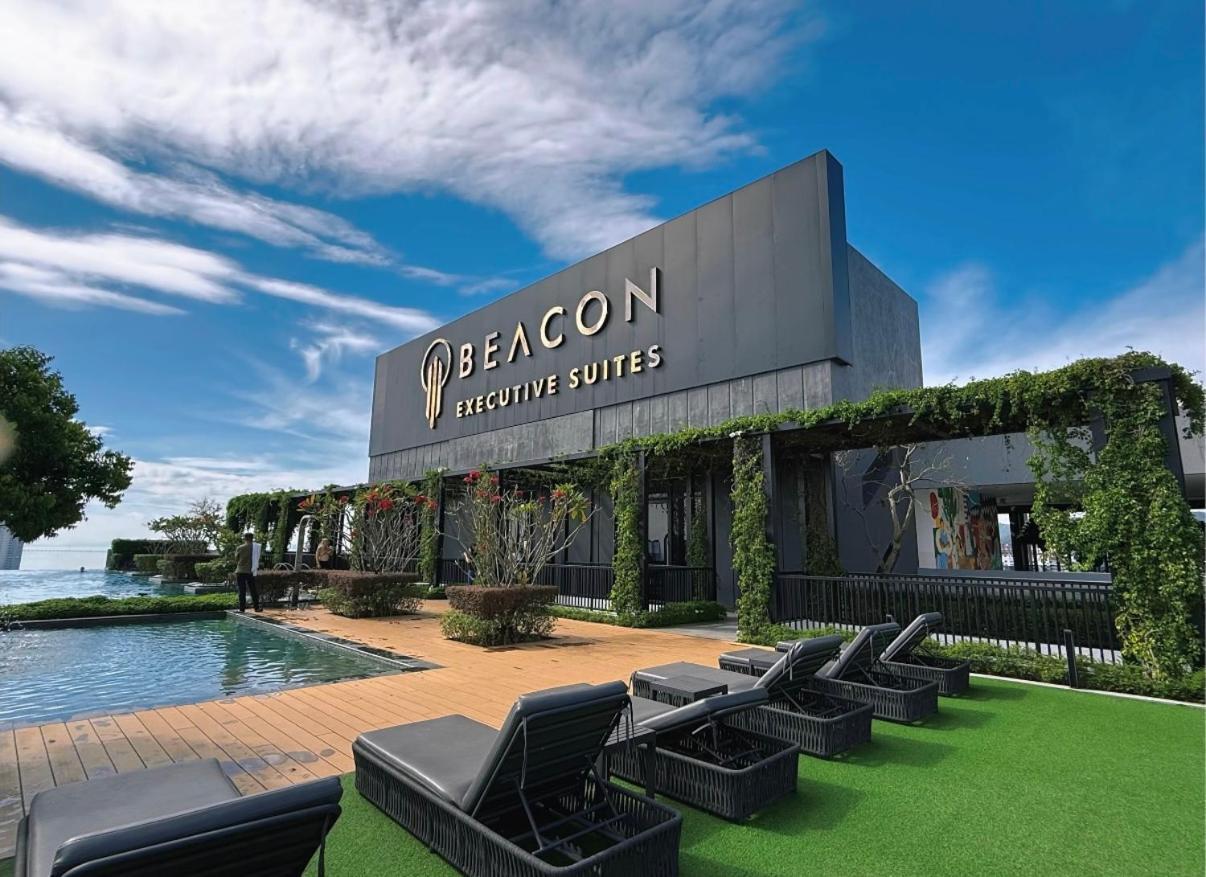 Beacon Executive Suite - City View - By Iz George Town Exteriér fotografie