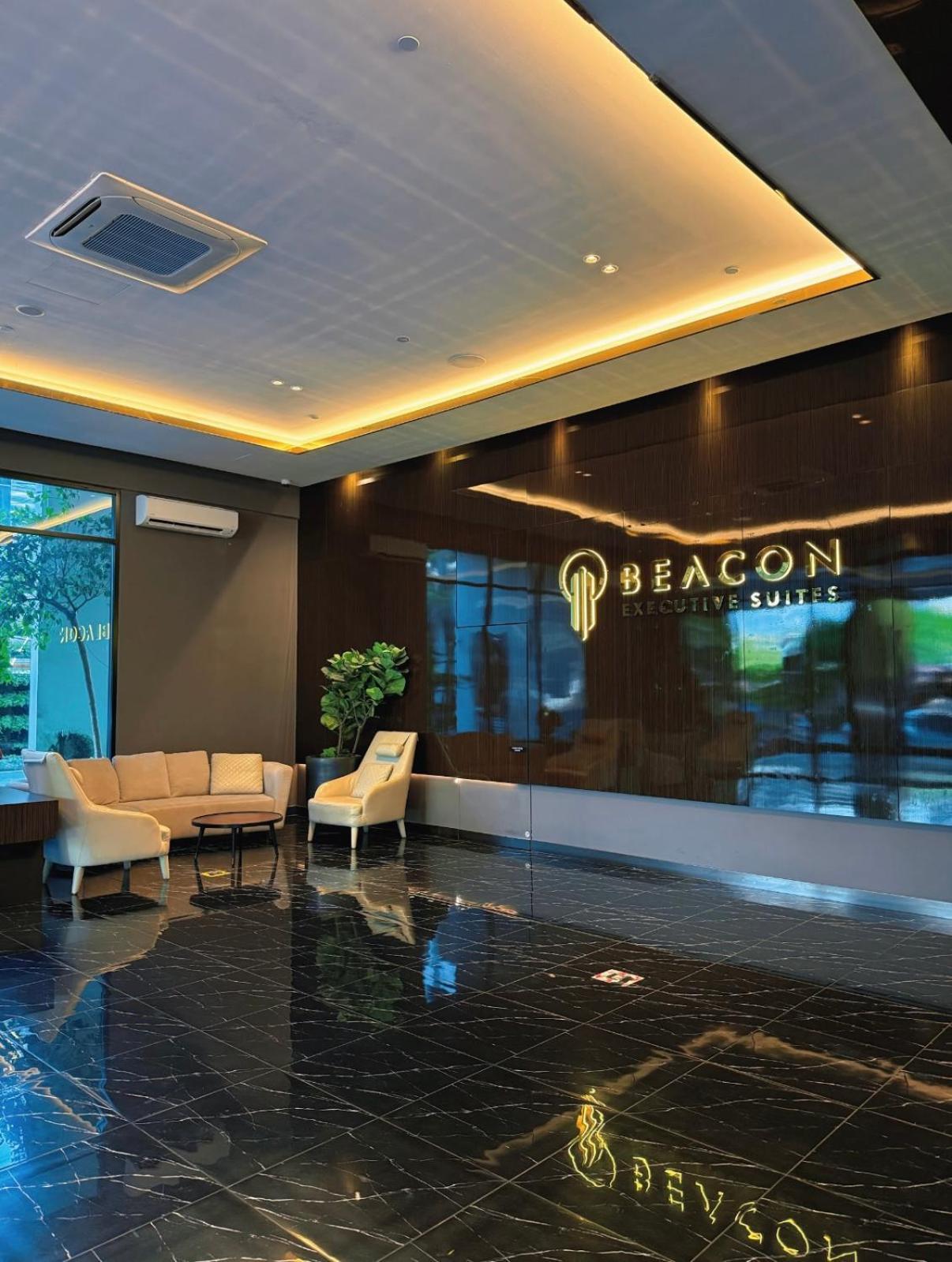 Beacon Executive Suite - City View - By Iz George Town Exteriér fotografie